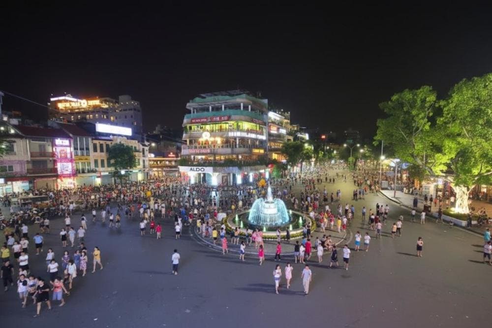 Đừng bỏ lỡ phố đi bộ về đêm vào cuối tuần với nhiều hoạt động thú vị